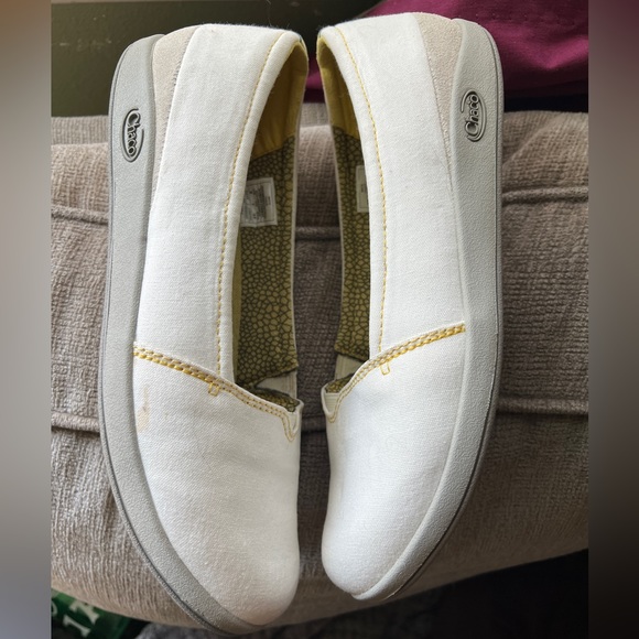 CHACOS white slip ons - Picture 5 of 7